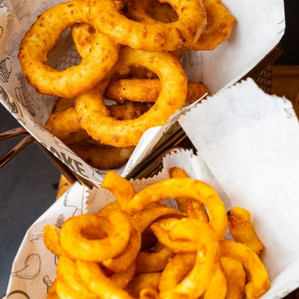 Rolling Smoke onion rings in Clydebank.